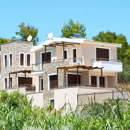 Nyaraló Villa Armonia - Beachfront Majestic Retreat