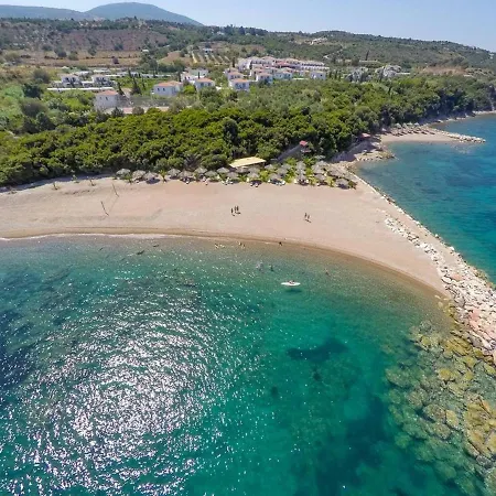 Villa Armonia - Beachfront Majestic Retreat *